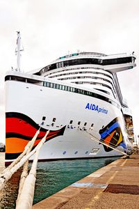AIDAprima am 20.01.2018 im Hafen von Las Palmas de Gran Canaria