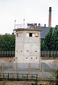 DDR-Beobachtungsturm in Berlin im September 1987