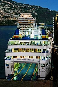 LOBO MARINHO am Abend des 7.2.2017 im Hafen von Funchal / Madeira