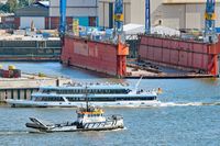 RIVER STAR (ENI 04608280) und Baggerschiff KEES JR am 02.09.2022 im Hafen von Hamburg