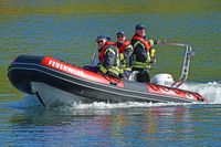 Boot der Feuerwehr Dassow am 14.09.2023 auf der Trave bei Lübeck-Travemünde