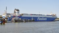 FINNBREEZE (IMO 9468889, Finnlines) und Tankschiff ANNIKA am 05.10.2023 in Lübeck-Travemünde