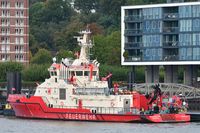 BRANDDIREKTOR WESTPHAL (IMO 04812840), Feuerlöschboot, am 16.10.2023 im Hafen von Hamburg