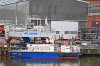 Polizeiboot WAGRIEN und Katamaran SEEKUH am 15.11.2023 in Lübeck