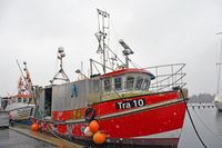 TRA 10 im Fischereihafen von Lübeck-Travemünde. Hochwasser am 04.01.2024