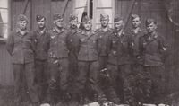 Friedrich Krellenberg, links im Bild, bei der Wehrmacht