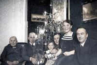 Weihnachten 1938. Von rechts Otto und Marta Lampe geborene Duve, Anna Marie und Friedrich Krellenberg und vermutlich die Mutter von Friedrich Krellenberg, Helene