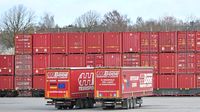 Container und Auflieger von der Spedition Bode am 16.03.2024 in Lübeck