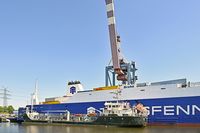 HAFNIA SEA (IMO 9357602) und Tankschiff ANNIKA am 18.05.2024 beim Seelandkai Lübeck