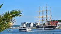 Viermastbark PASSAT und Fahrgastschiff HANSA am 01.06.2024 in Lübeck-Travemünde