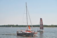 SAR-Boot ERICH KOSCHUBS am 01.06.2024 in der Ostsee vor Lübeck-Travemünde. Hilfeleistung für ein Segelboot