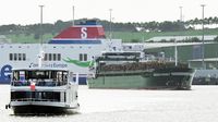 Fahrgastschiff HANSA am 19.08.2024 in Lübeck-Travemünde. Rechts im Bild: GROSSE FREIHEIT