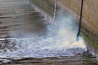 Unterwasser-Arbeiten durch Firma TAUCHER HOCK am 23.10.2024. An der Untertrave Lübeck