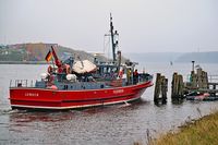 Feuerlöschboot SENATOR EMIL PETERS am 09.11.2024 bei Lübeck-Schlutup