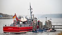 Feuerlöschboot SENATOR EMIL PETERS am 09.11.2024 bei Lübeck-Schlutup