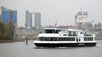 HANSE am 09.11.2024 auf der Trave bei Lübeck-Herrenwyk