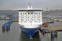 FINNSWAN ex NORDLINK (Finnlines, IMO 9336256) am 27.11.2024 in Lübeck-Travemünde