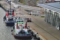 Schlepper VB BALTIC und VB RÖNNEBECK am 27.11.2024 in Rostock Warnemünde