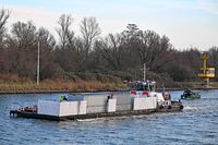 Schubboot LUBA am 05.12.2024 in Lübeck-Travemünde