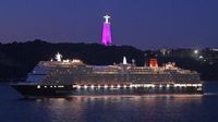 Lissabon 12.12.2024. Das Kreuzfahrtschiff QUEEN ANNE läuft ein