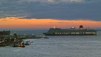 Lissabon 12.12.2024. Das Kreuzfahrtschiff QUEEN ANNE läuft ein