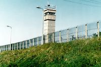 Beobachtungsturm der DDR-Grenztruppen beim Bahnhof Herrnburg im Jahr 1988