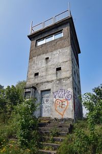 ehemaliger DDR-Beobachtungsturm südwestlich Dassow. Aufnahme vom 7.8.2019