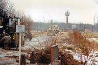14.12.1989 - Arbeiten zur Wiedererrichtung eines Grenzübergangs zwischen Lübeck-Eichholz und Herrnburg