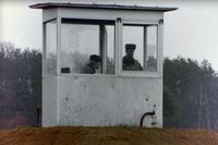 Postenhaus an der Grenze bei Herrnburg im Dezember 1989
