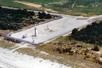 DDR-Beobachtungsturm unweit der Grenze beim Priwall im Jahr 1985