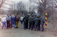 Bundesdeutsche Zollbeamte auf DDR-Gebiet anlässlich Grenzöffnung zwischen Lübeck-Eichholz und Herrnburg am 16.12.1989