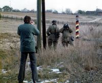 DDR-Grenzaufklärer und Zollbeamter Manfred Krellenberg an der Grenze Bahnline Lübeck-Herrnburg 1983/1984.