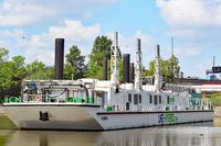 LNG Hybrid Barge HUMMEL am 26.05.2020 im Hafen von Hamburg
