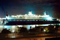 Cunard-Kreuzfahrtschiff QUEEN ELIZABETH 2 im Jahr 1992 bei Bohm & Voss in Hamburg