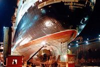 Cunard-Kreuzfahrtschiff QUEEN ELIZABETH 2 im Jahr 1992 bei Bohm & Voss in Hamburg