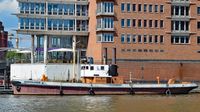 Wasserboot HADERSLEBEN im Hafen von Hamburg