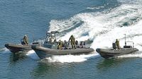 RHIB-Boot der Kampfschwimmer (Deutsche Marine) und Speedboote der Bundeswehr vom Typ BOOMERANGER am 15.06.2022 in der Kieler Förde