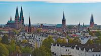 Hansestadt Lübeck (fotografiert aus einem bei der Lohmühle aufgestellten Riesenrad)