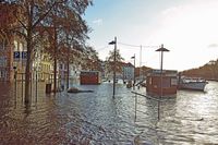 Hansestadt Lübeck an der Obertrave. Hochwasser führende Trave am 02.01.2019
