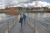 Temporäre Ponton-Brücke in Lübeck zwischen der Roddenkoppel und der nördlichen Wallhalbinsel - 08.09.2019