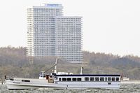 Fahrgastschiff HANSEAT II am 30.03.2018 unweit Niendorf / Ostsee