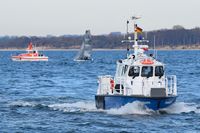 Polizeiboot HABICHT am 20.04.2022 in der Ostsee vor Lübeck-Travemünde