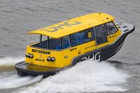 Wassertaxi MSTX 10 am 09.02.2022 im Hafen von Rotterdam