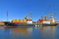 MSC VERA F - Container Ship - IMO 9235610 am 03.06.2023 bei der ehemaligen Oelmühle in Lübeck-Siems