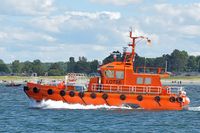 Lotsenversetzboot BÜLK am 09.07.2022 in Höhe Priwall-Strand