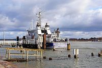 Zollboot PRIWALL am 25.02.2023 im Hafen von Lübeck-Travemünde