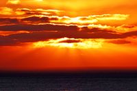 Sonnenaufgang. Fotografiert von Bord AIDAprima in Funchal Madeira