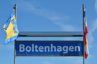 An der Ostseeküste bei Boltenhagen (24.08.2023). Boltenhagen war der westlichste Strand der DDR und deshalb von abends 20 Uhr bis morgens sechs Uhr für Besucher gesperrt und durch die Grenzbrigade Küste bewacht. Tagsüber war der Strand aber von Urlaubern besiedelt.