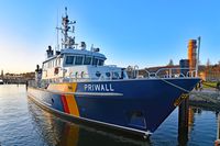 Zollboot PRIWALL am 08.01.2023 im Hafen von Lübeck-Travemünde