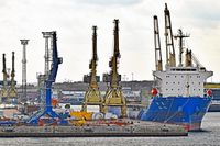 DA TAI (IMO 9608386) am 31.10.2018 im Hafen von Rostock-Warnemünde